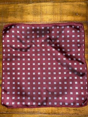 Men's Burgundy reversible Pocket Square with White Micro-Pattern